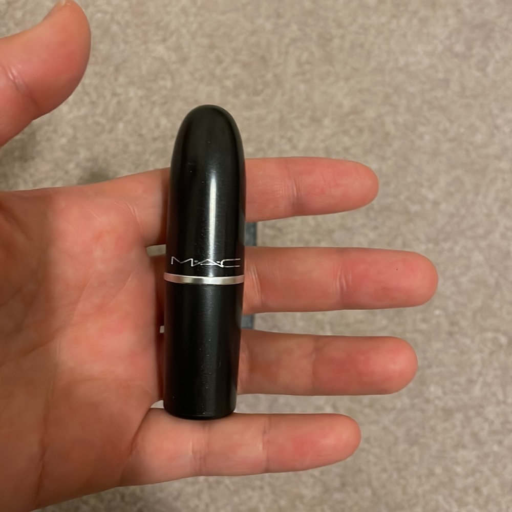 MAC AMPLIFIED LIPSTICK -DUBONNET - Picture 3 of 5